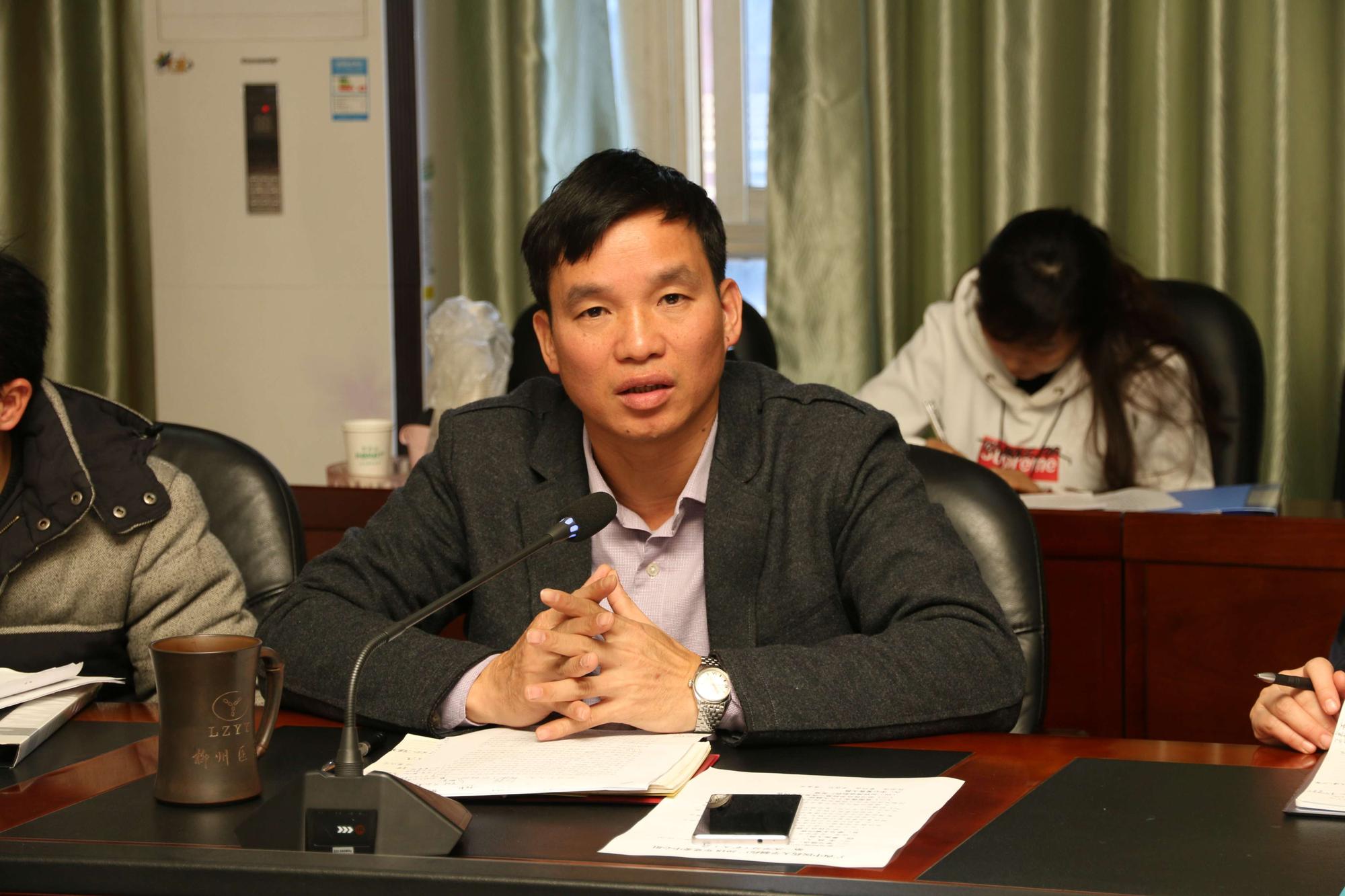 制藥廠副廠長覃明雄作中心發(fā)言.JPG